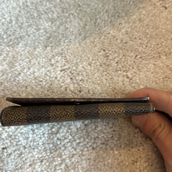 Louis Vuitton Damier Ebene 4 Key Holder - Picture 6 of 6